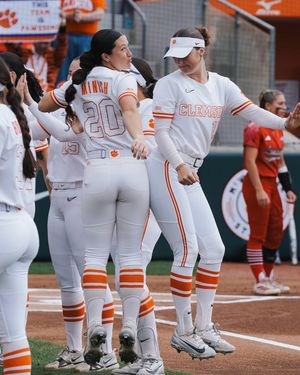 Image post by @clemsonsoftball on Instagram