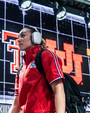 Image post by @kuwbball on Instagram