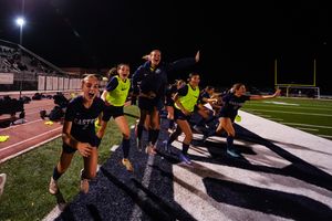 Image post by @ariannagrainey on Instagram