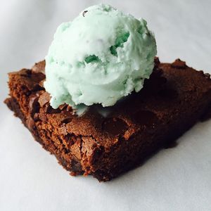 Image post by @insomniacookies on Instagram