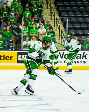 Image post by @undmhockey on Instagram