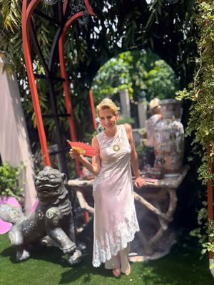 Image post by @dorindamedley on Instagram