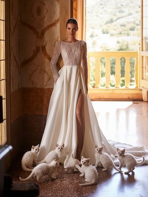 Image post by @dama_couture on Instagram