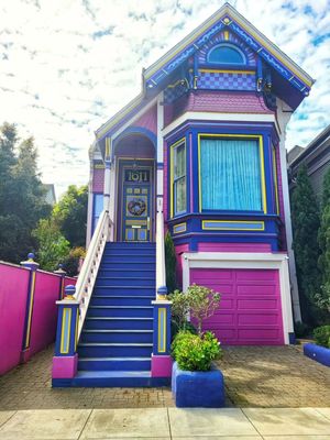 Image post by @onlyinsf on Instagram