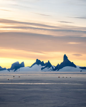 Image post by @white.desert.antarctica on Instagram