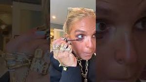 Video post by @shop.with.caroline on YouTube