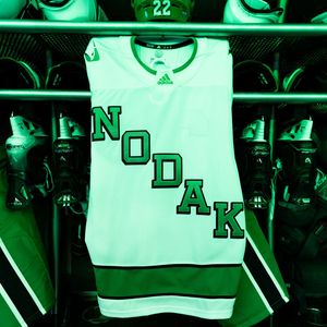 Image post by @undmhockey on Instagram