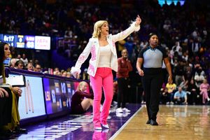 Image post by @LSUwbkb on Twitter