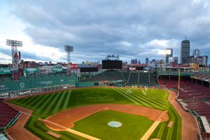 Image post by @fenwaypark on Twitter