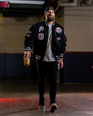 Image post by @mlblife on Instagram