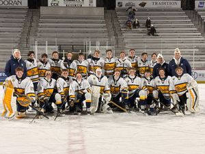 Image post by @hockeydaymn on Instagram