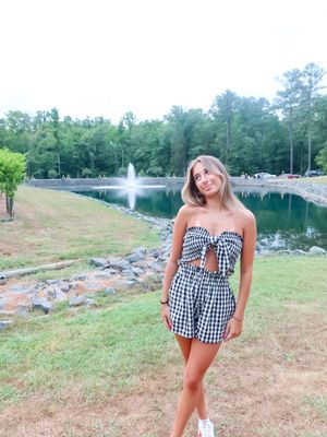 Image post by @charlottezta on Instagram