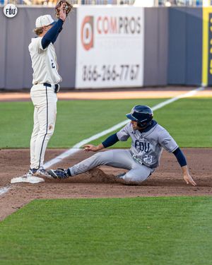 Image post by @FDUKnightsBase on Twitter