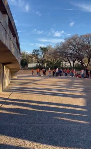 Image post by @TheRaiderRiot on Twitter