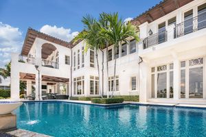 Image post by @ranarealtymiami on Instagram