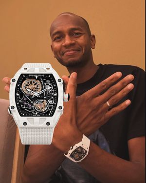 Image post by @celebwatchspotter on Instagram