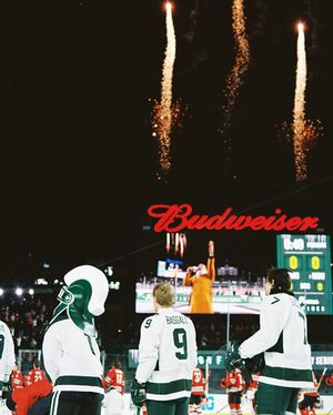 Image post by @everythingcollegehockey on Instagram