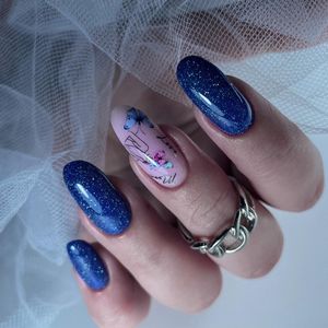 Image post by @nestanails on Instagram