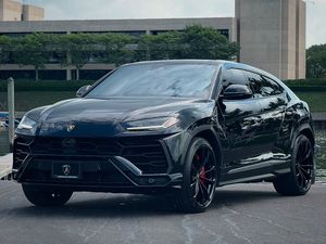 Image post by @lambogreenwich on Instagram