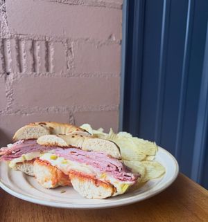 Image post by @bagelstreetdeli on Instagram