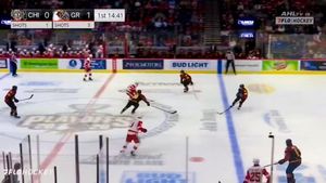 Video post by @Chicago_Wolves on Twitter