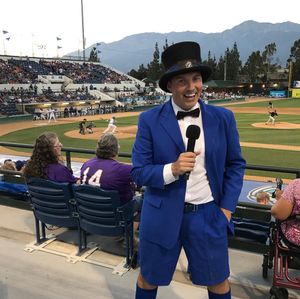 Image post by @rcquakes on Instagram