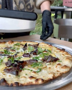 Image post by @twocentspizza on Instagram