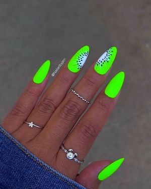 Image post by @nailartbyjen on Instagram