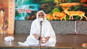 Image post by @hum_veersevak on Instagram
