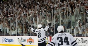 Image post by @everythingcollegehockey on Instagram