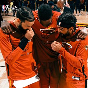 Image post by @NBAHistory on Twitter