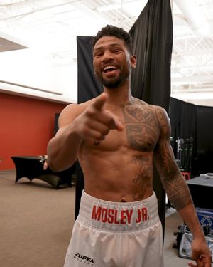 Video post by @zuffaboxing on Facebook