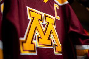 Image post by @gophermhockey on Instagram