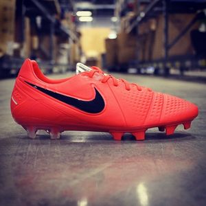 Image post by @soccerdotcom on Instagram