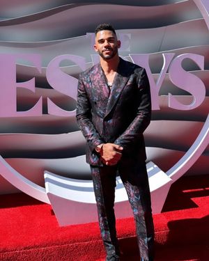 Image post by @evanderkane on Instagram