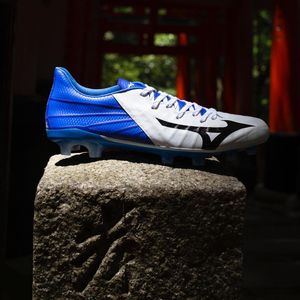 Image post by @soccerdotcom on Instagram