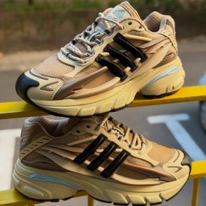 Image post by @footshop_bucharest on Instagram