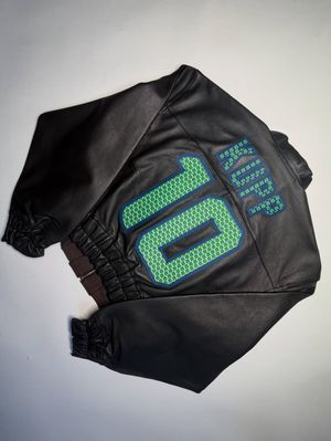 Image post by @jeaniusjackets on Instagram