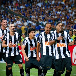 Image post by @ronaldinho on Instagram