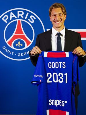Image post by @psg on Instagram