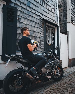 Image post by @str0id on Instagram