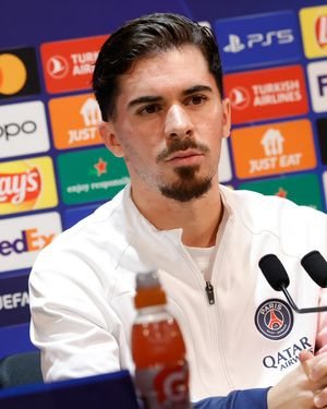 Image post by @psg on Instagram