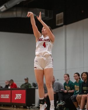 Image post by @itchenbball on Instagram