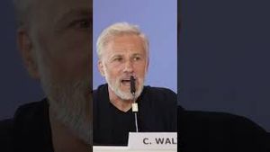 Video post by @hollywoodreporter on YouTube