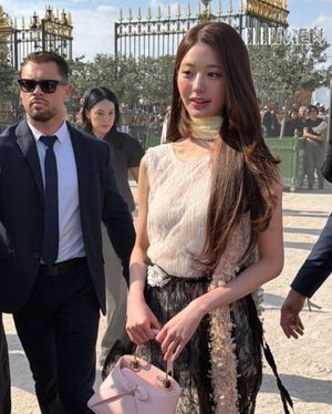 Image post by @ellemenhk on Instagram