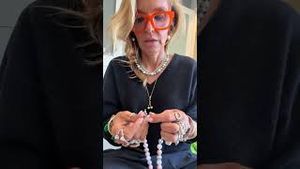 Video post by @shop.with.caroline on YouTube