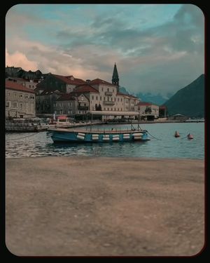 Image post by @marinaleigh_ on Instagram