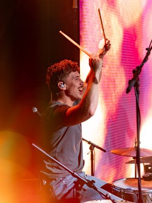 Image post by @raelynnhahncreative on Instagram