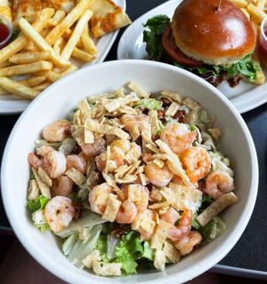 Image post by @friendlys on Instagram