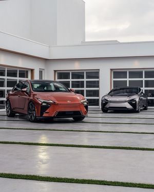 Image post by @discoverlexus on Instagram